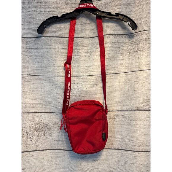 NWOT Supreme Red Crossbody Bag With Adjustable Strap & Multiple Compartments - Picture 2 of 3